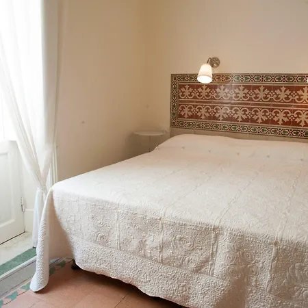 And Breakfast Granveliero 3*